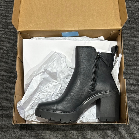 NWT TOMS Rya Black Ankle Boots - Picture 2 of 8